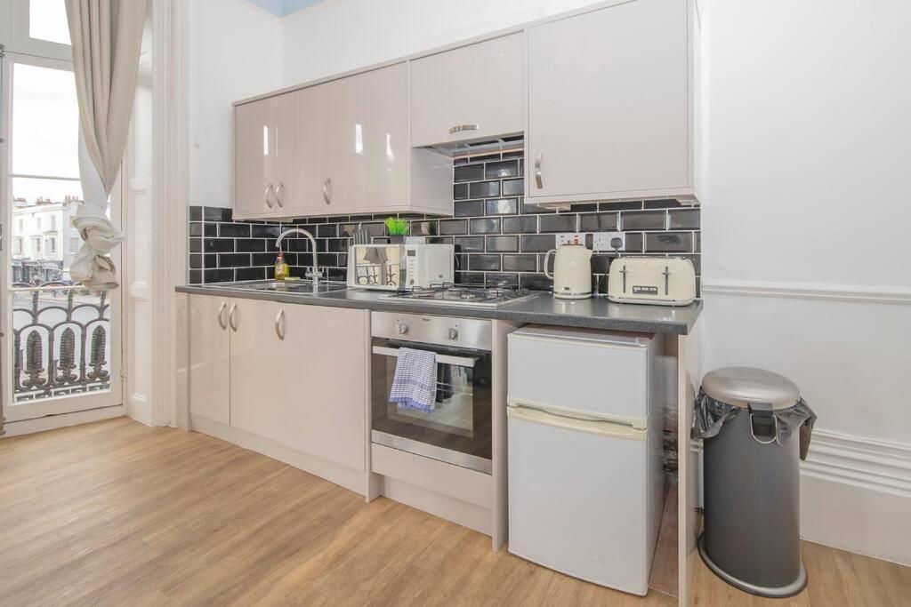 Flash Sales Offer - Any Week Day No Minimum Night Restrictions Central Hove 1 Bedroom Flat Bn38Bru02 Ngoại thất bức ảnh