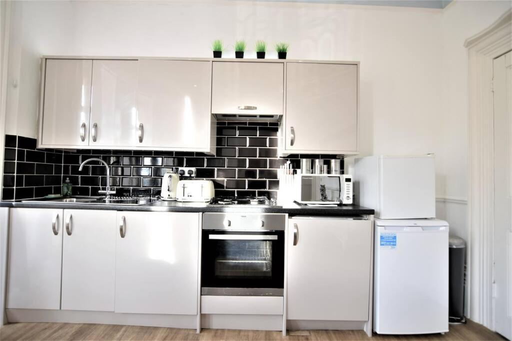 Flash Sales Offer - Any Week Day No Minimum Night Restrictions Central Hove 1 Bedroom Flat Bn38Bru02 Ngoại thất bức ảnh